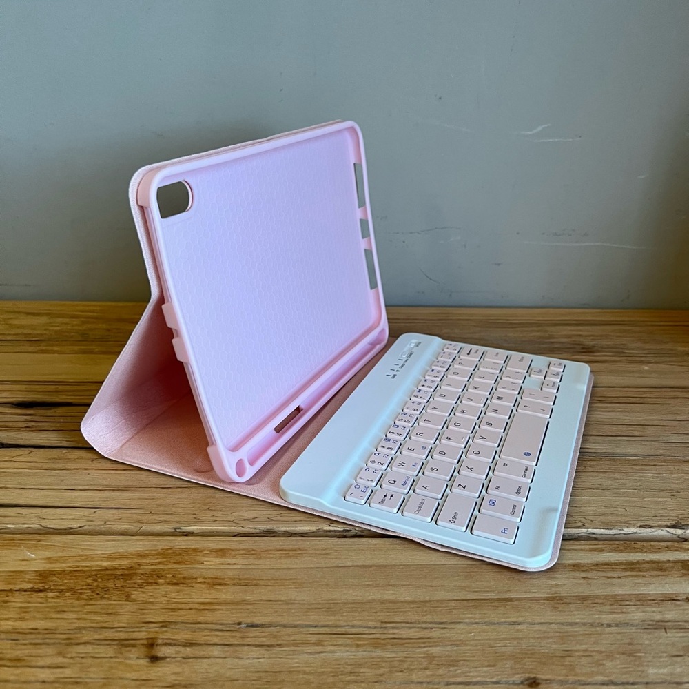 Pink Smart Keyboard Case With Matching Wireless Mouse - Picture 3 of 10